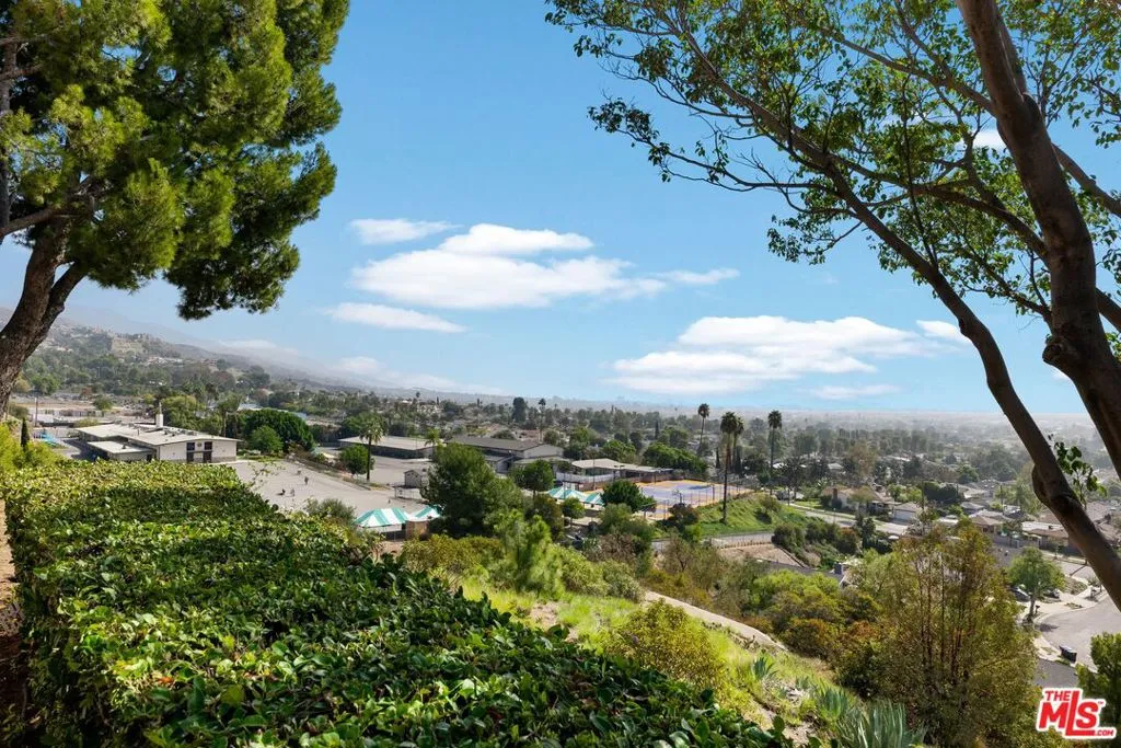 7755 Via Rosa Maria, Burbank, California 91504 home-pic-0